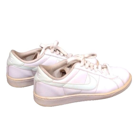 Woman's Nike Tennis Classic Sneakers 312498-135 White Leather Size US 8 - Picture 3 of 9